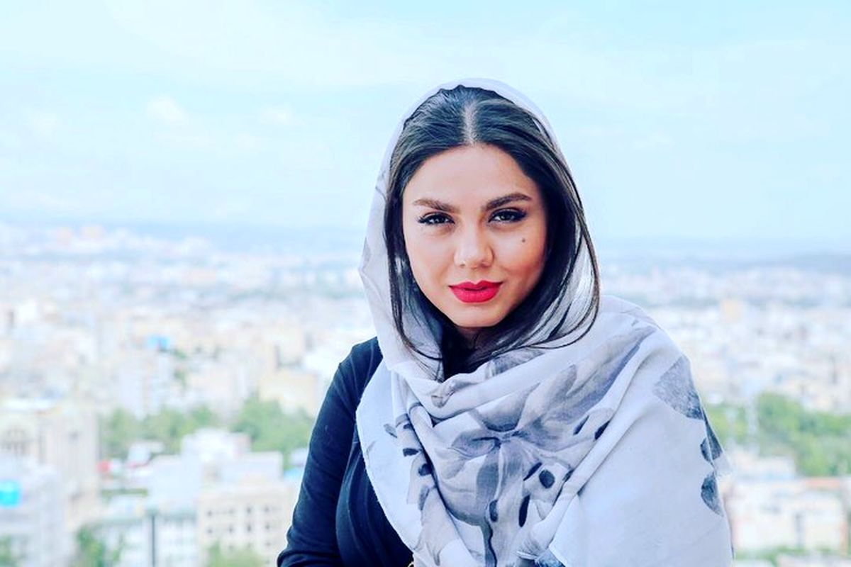 هواخوری آزاده زارعی در فصل بهار