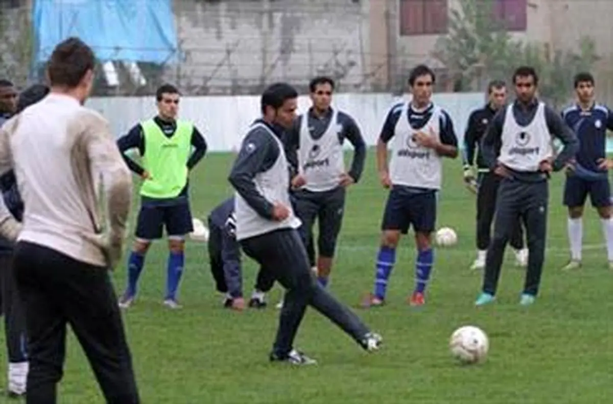 هدیه لیدرها به قلعه‌نویی