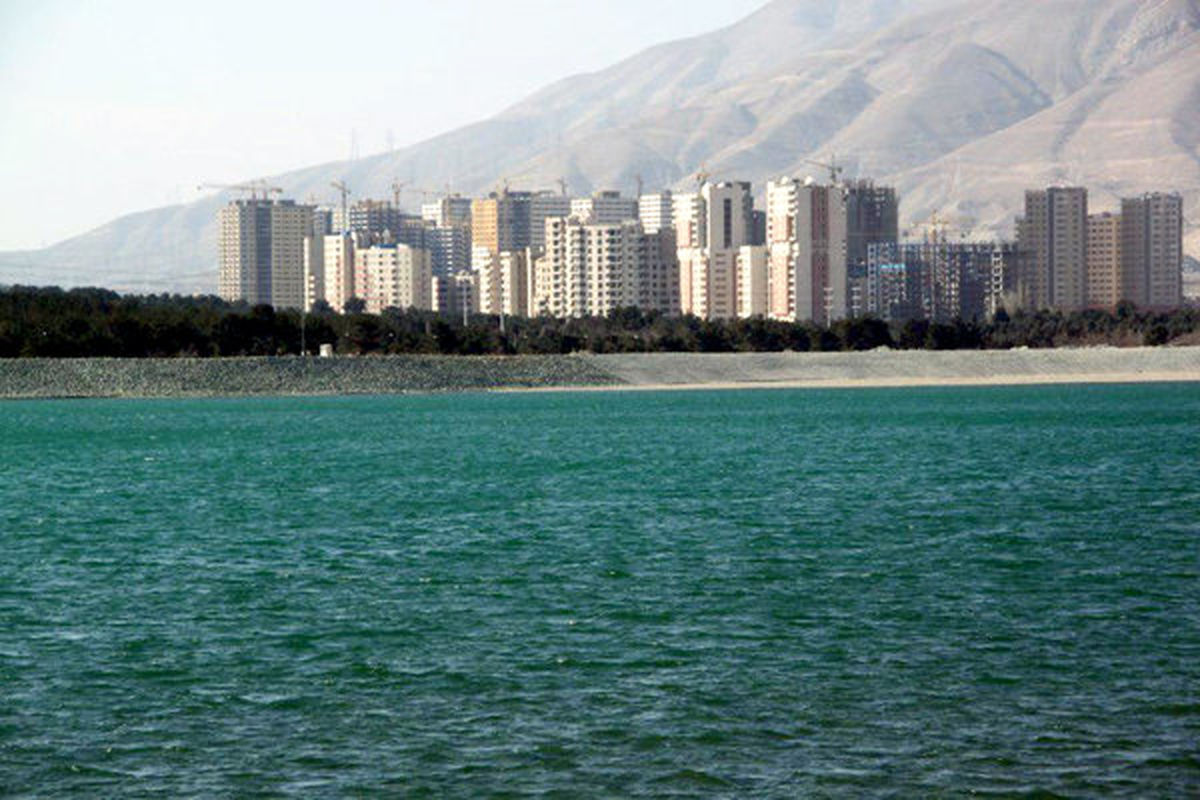 بررسی علت بوی بد دریاچه چیتگر