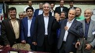 تاج و بازنشسته‌های فوتبال میز خود را ترک نکردند