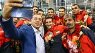 سلفی با طلایی‌ترین کاراته کای ایران/عکس