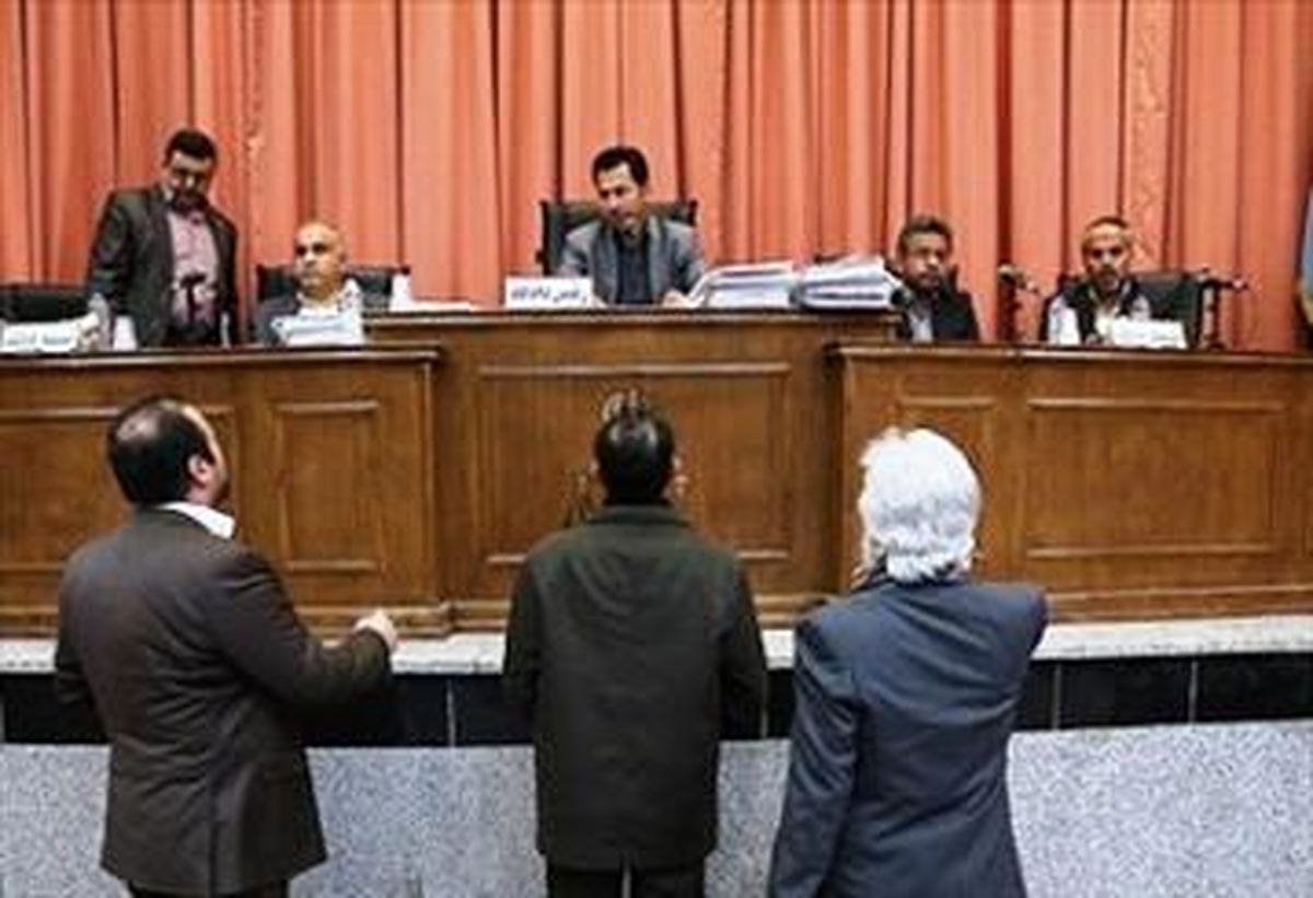 علت تجدید وقت دادگاه اختلاس از بیمه ایران