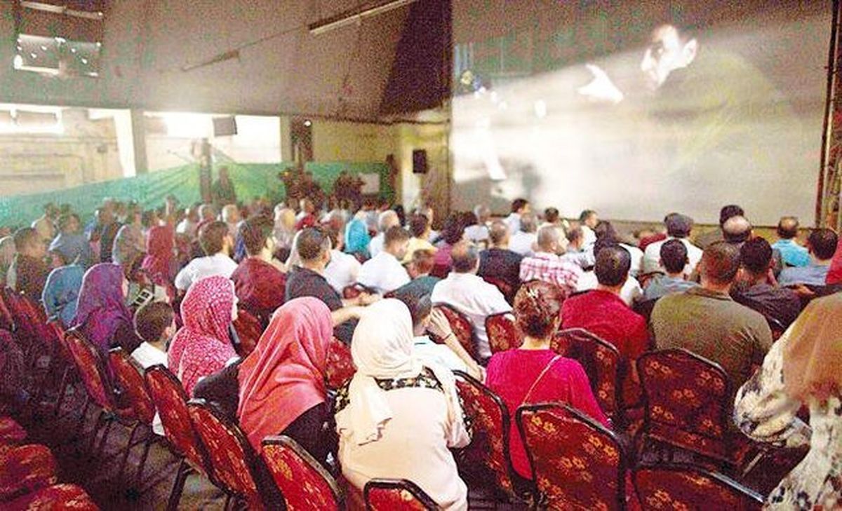 مردمی که پس از 30 سال به سینما رفتند!/عکس