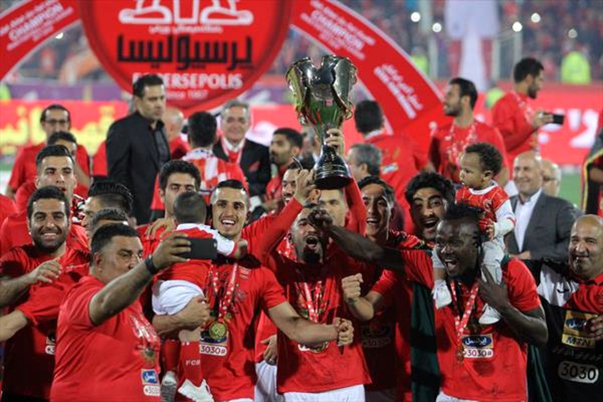 روحانی پرسپولیسی در جشن قهرمانی+ عکس