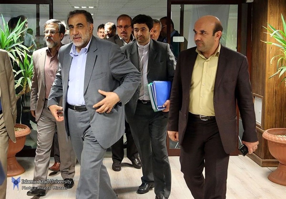 اسناد واحدهای الکترونیک و خارجی حقایق بیشتری را درباره فساد در دانشگاه آزاد عیان می‌کند

