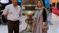 نیوشا ضیغمی در کنار شاهکار قلم زنی+عکس
