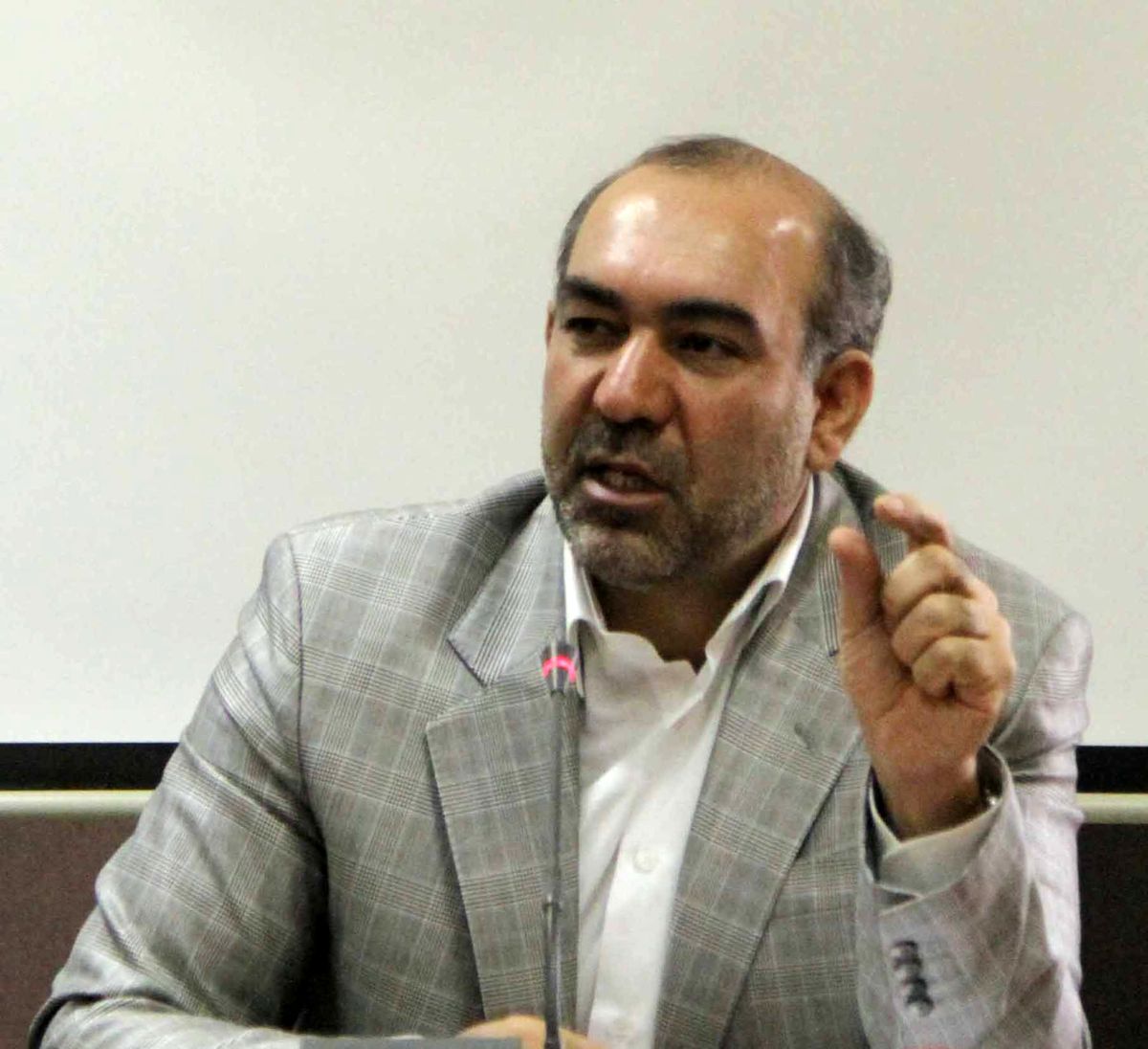 ساخت بزرگترین مجتمع تجاری واداری درشمال دریاچه چیتگر