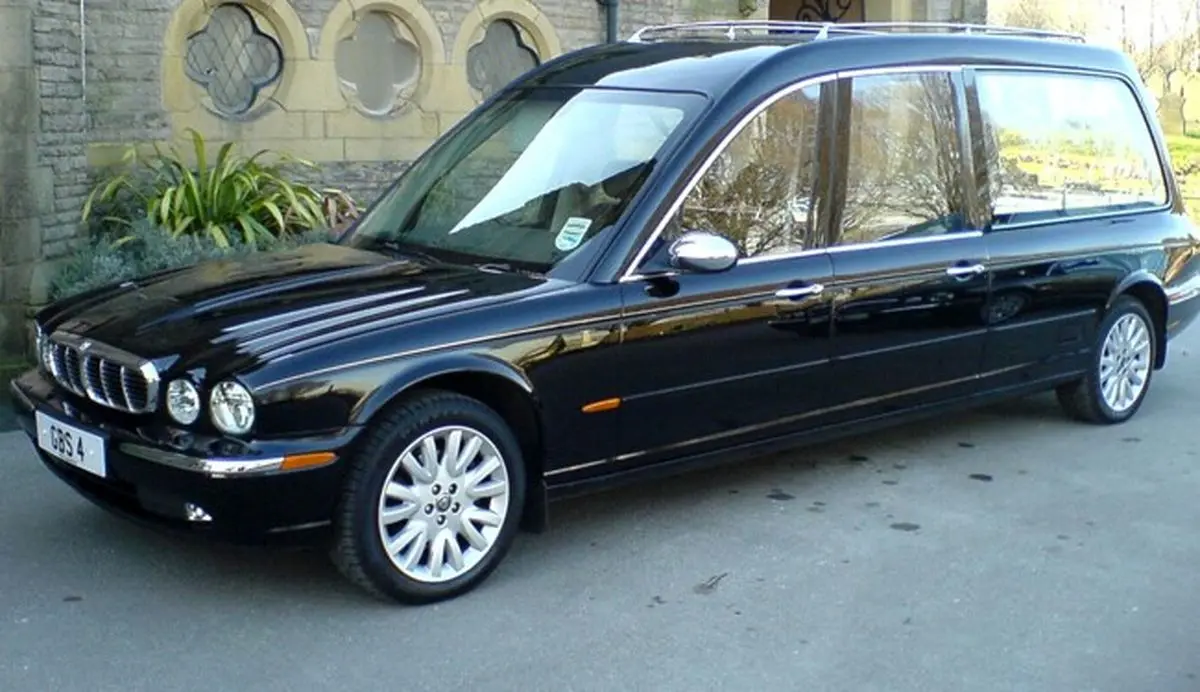 داماد ۸۶ ساله با نعش کش به خانه بخت رفت