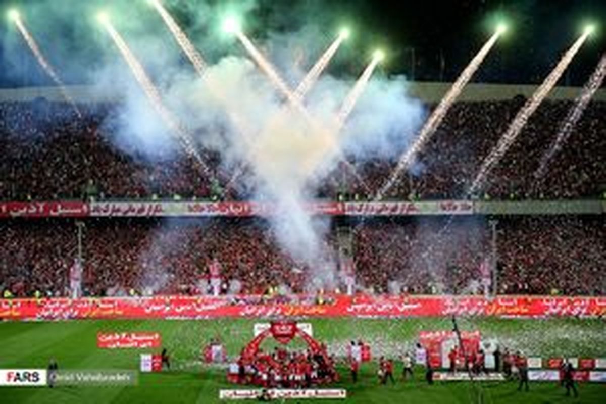 جشن صعود و خداحافظی 100 هزار نفری پرسپولیس