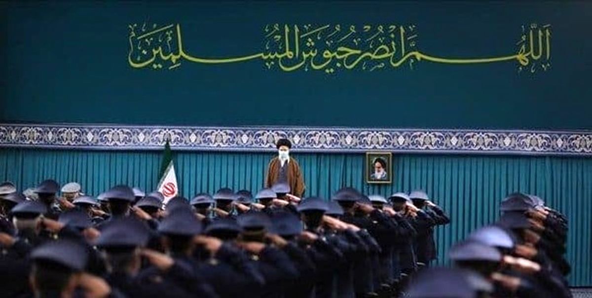 رهبر انقلاب : دو رئیس‌جمهور قبلی و فعلی آمریکا تتمّه‌ آبروی این کشور را می‌برند
