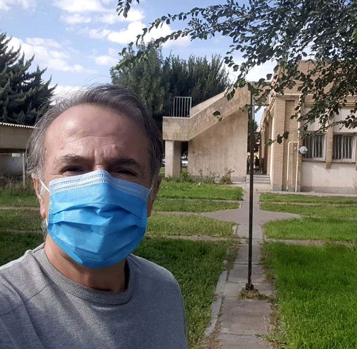 مهران رجبی از بیمارستان مرخص شد + عکس