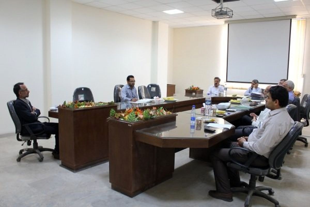 پذیرایی اجباری در جلسه دفاع پایان نامه در دانشگاه آزاد ممنوع شد