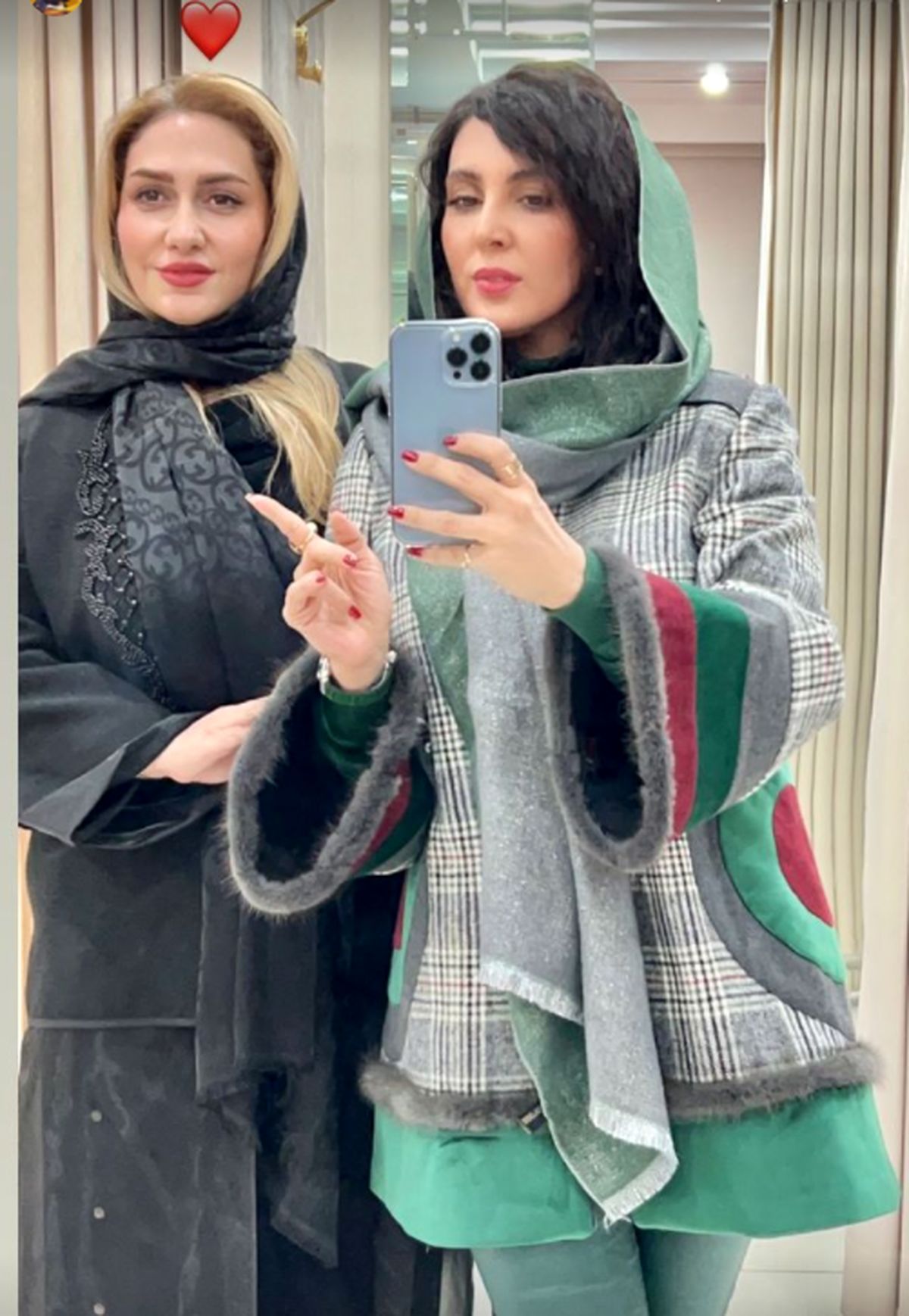 سلفی جدید لیلا بلوکات با تیپ متفاوتش