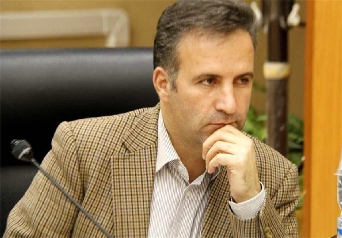نماینده اصلاح طلب:بیش از حد روی حقوق‌های نجومی مانور می‌دهیم!