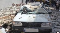 پِرس شدن پراید بر اثر ریزش دیوار پشت‌بام