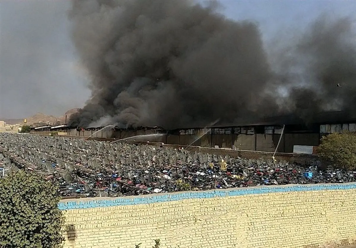 جزئیات حریق انبار ۳ هزار متری در مشیریه
