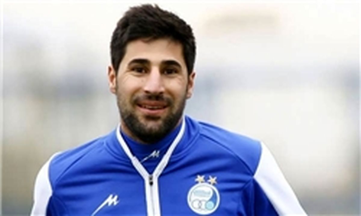 شعار علیه فردوسی‌پور و تشویق بیک‌زاده