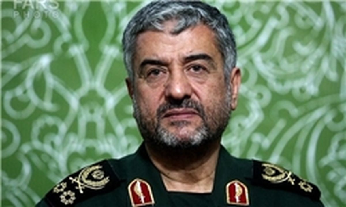 برخی فتنه‌گران ادعای پیروی خط امام را دارند