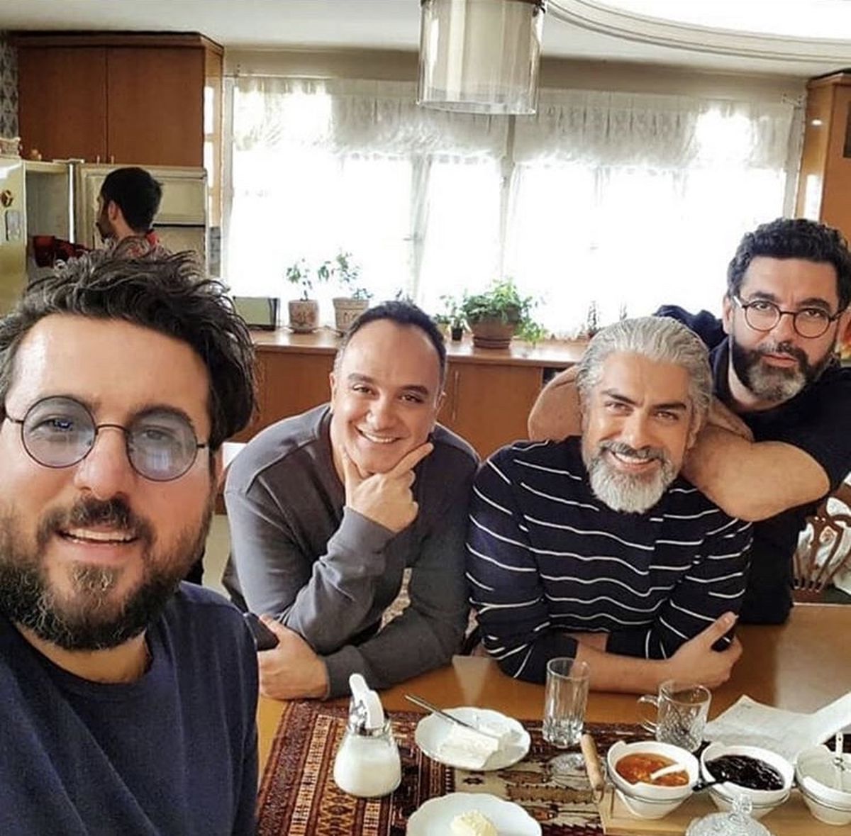 همگناهی ها سر میز صبحانه + عکس
