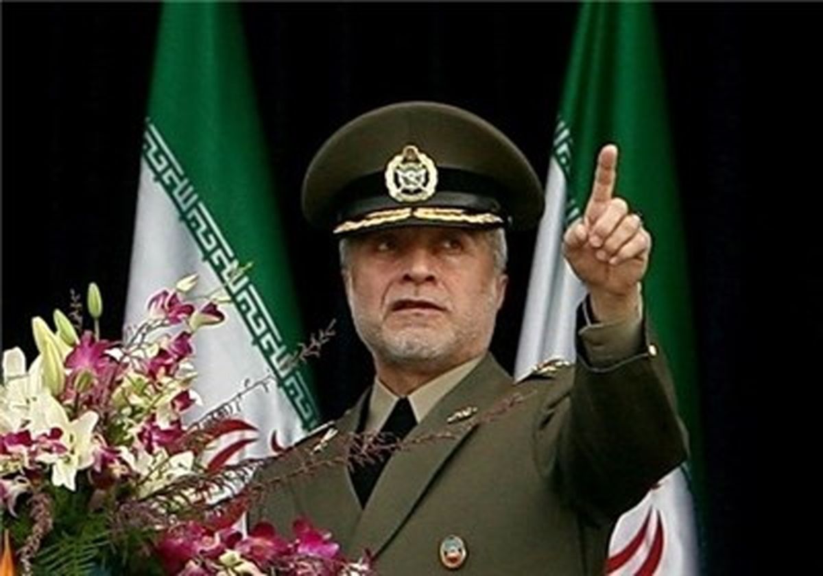 سرلشکر صالحی از پایگاه دریایی بوشهر بازدید کرد
