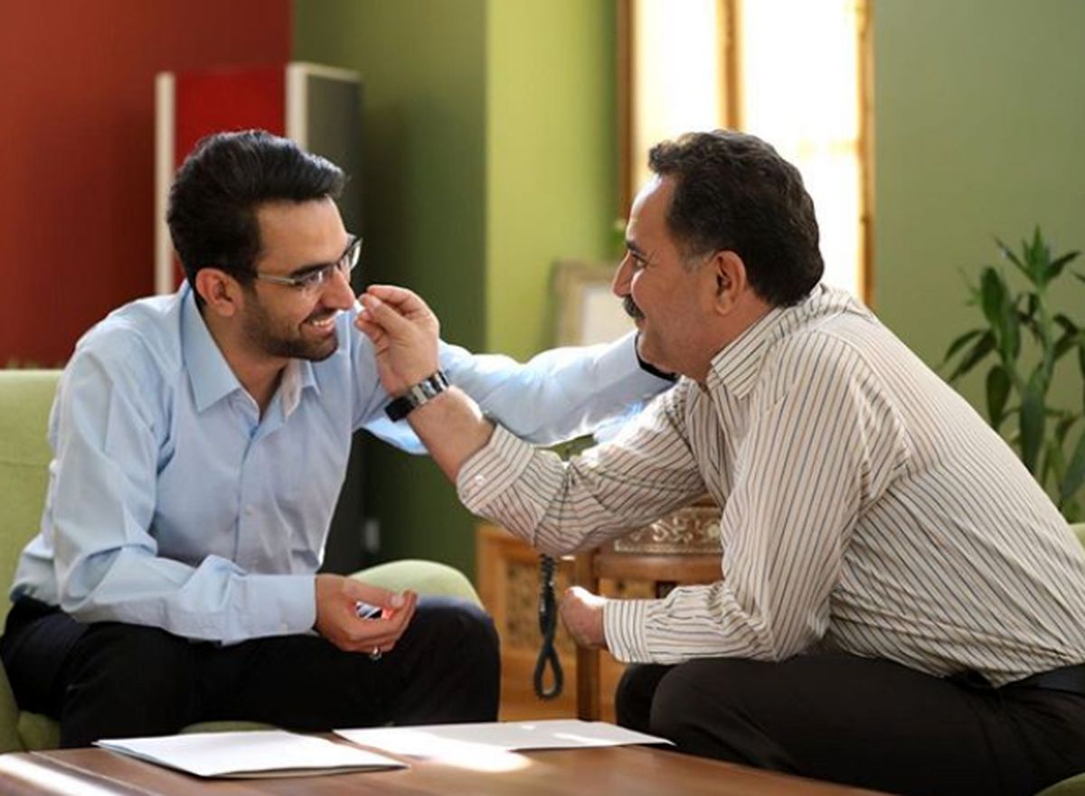 برخورد دوستانه آقای وزیر در دیدار مردمی+عکس