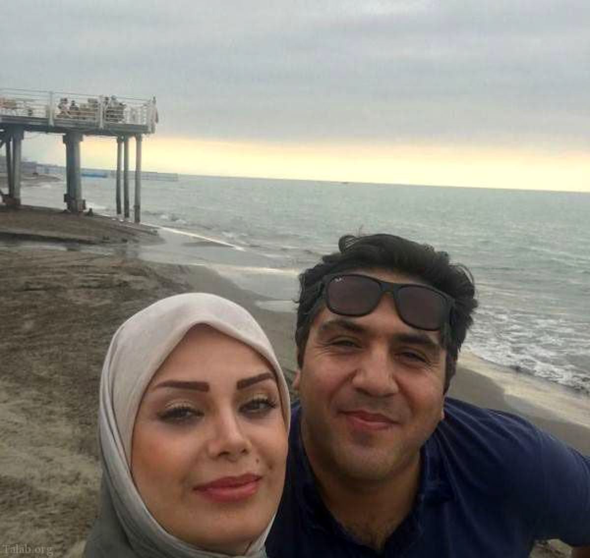 صبا راد و همسرجانش لب دریا+عکس