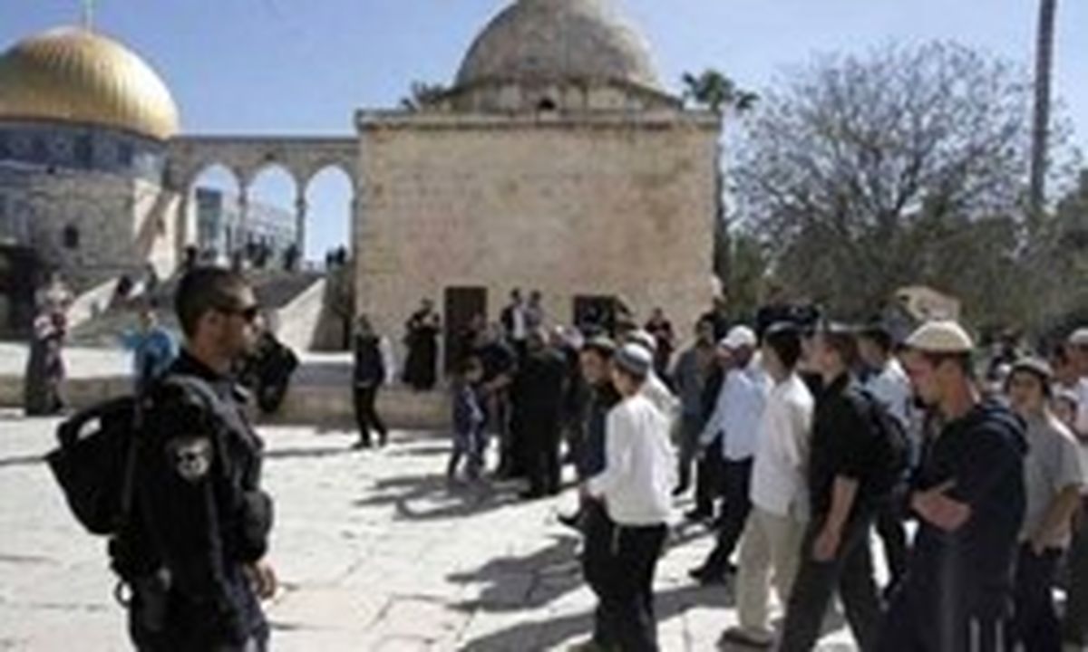 هتک حرمت یک سرباز صهیونیست به ساحت مسجدالاقصی