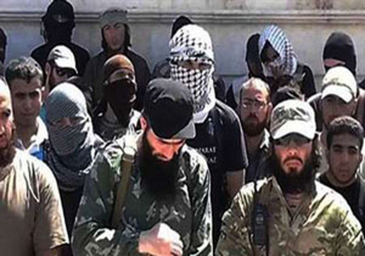 داعشی ها در موصل ریش تراشیدند!