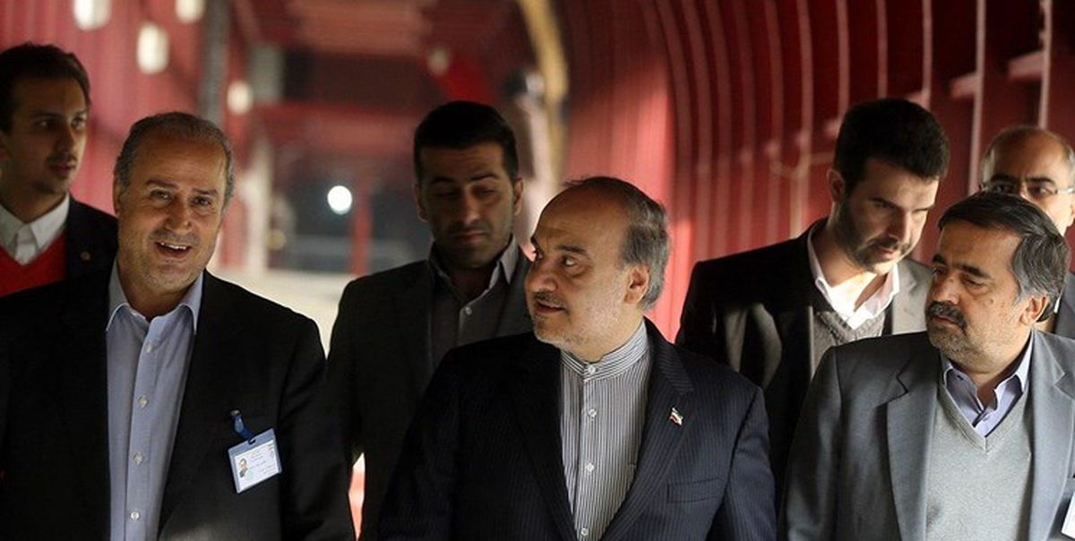 جلسه تاج و سلطانی فر برگزار می شود