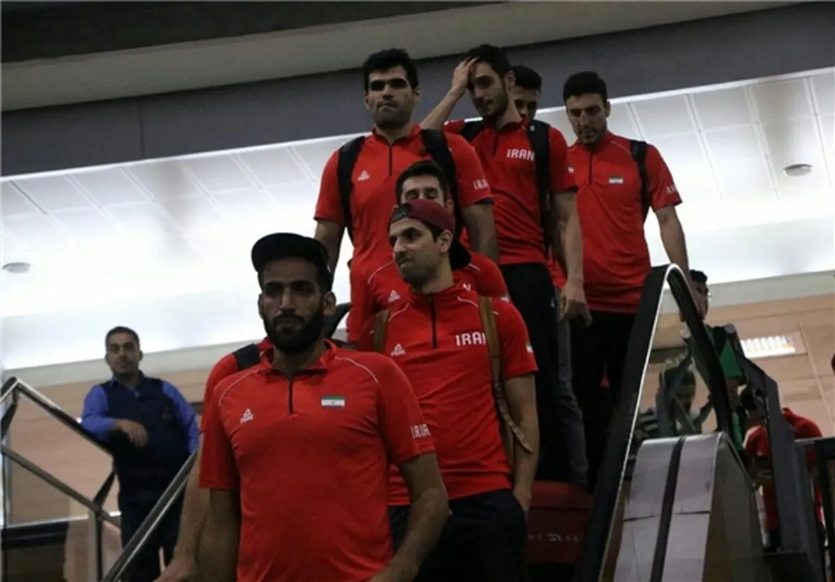 بازگشت تیم ملی  به ایران +عکس