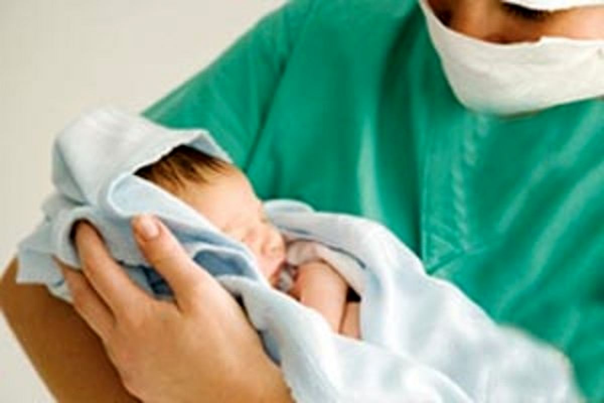 ارائه مکمل‌های غذایی به زنان درسنین باروری