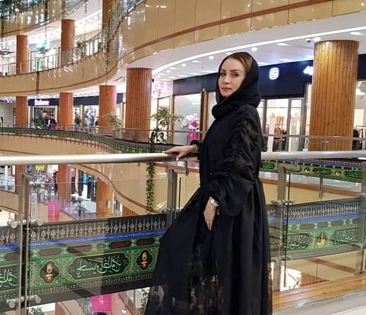 مانتو مزونی و زیبای حدیث فولادوند+عکس