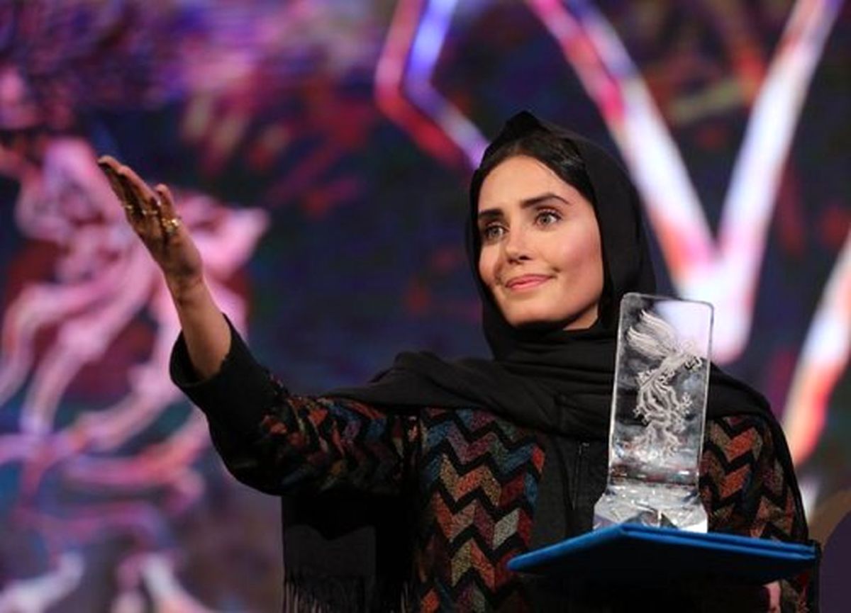 اینستاگرام:الناز شاکردوست و دختر بلوچستانی