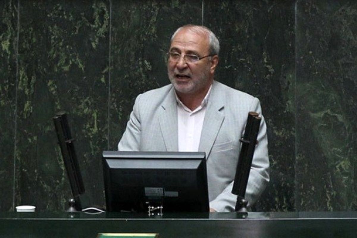 بقال محل بهتر از سیف می‌توانست سکه توزیع کند!
