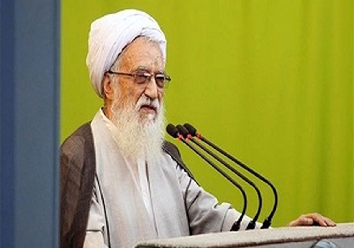 آیت الله موحدی کرمانی :نباید بیوگرافی آمریکا را فراموش کنیم