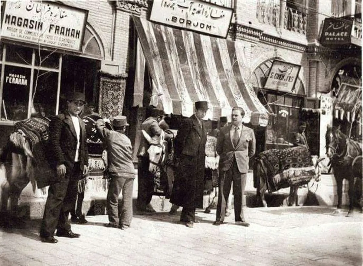 
تصویر یکی از خیابان‌های تهران در سال ۱۳۱۹
