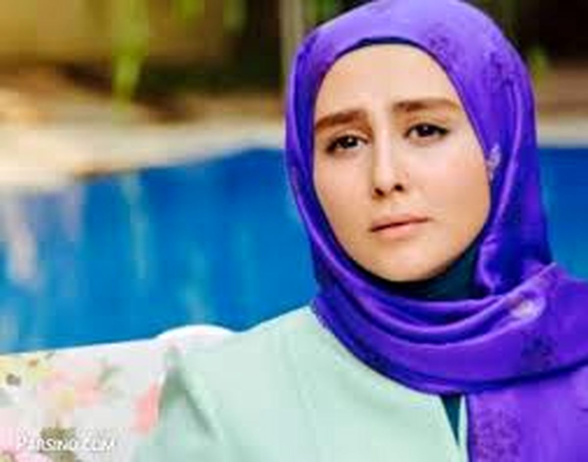 خانم بازیگر در زیارت امام‌زاده صالح