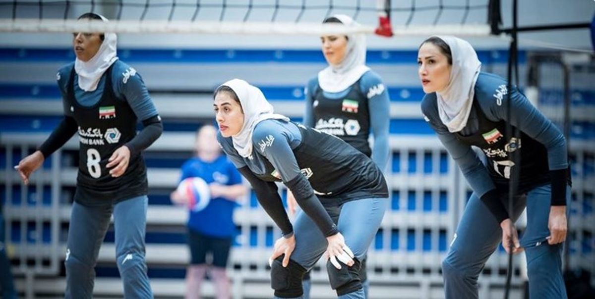 بانوان والیبالیست برای رسیدن به نیمه‌نهایی جنگیدن