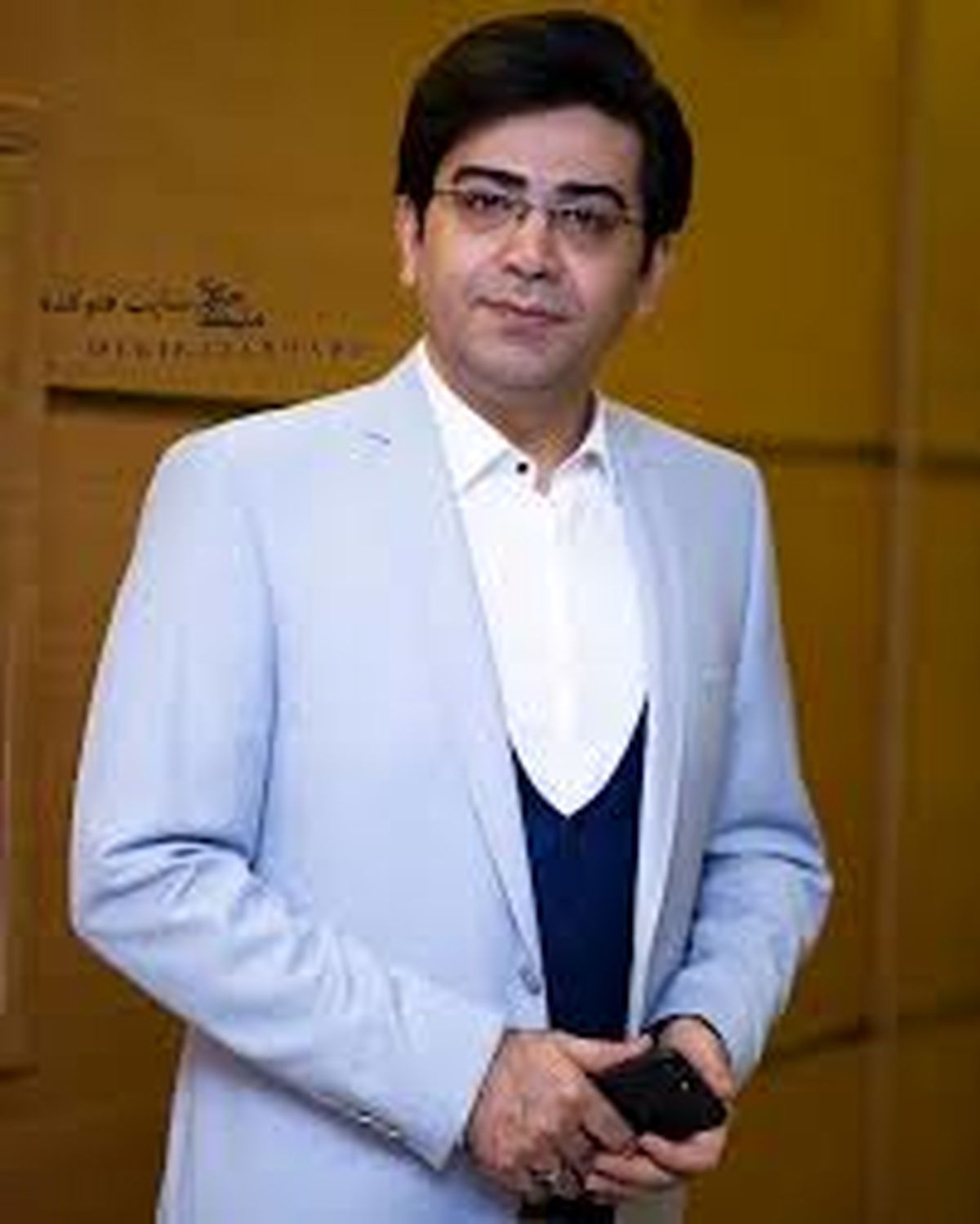 فرزاد حسنی پس از سال‌ها با چهره‌ای جدید+عکس