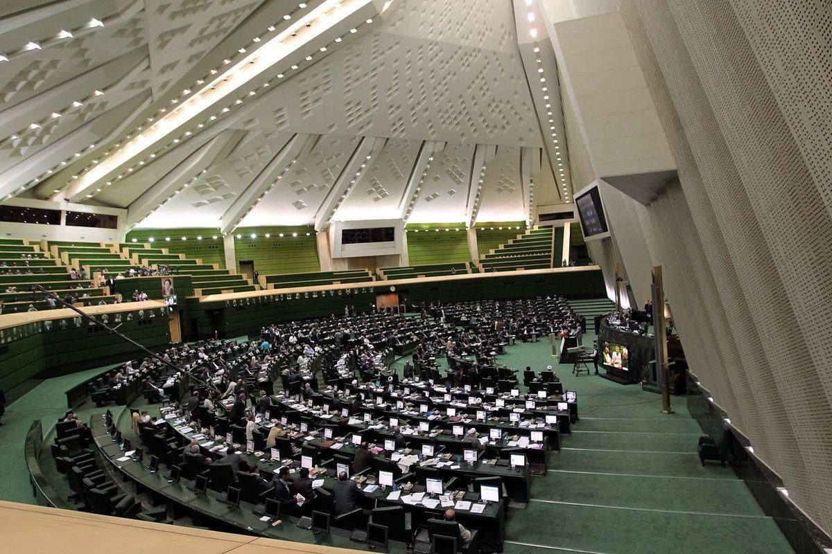 مجلس پاسخگوی عملکرد دولت باشد