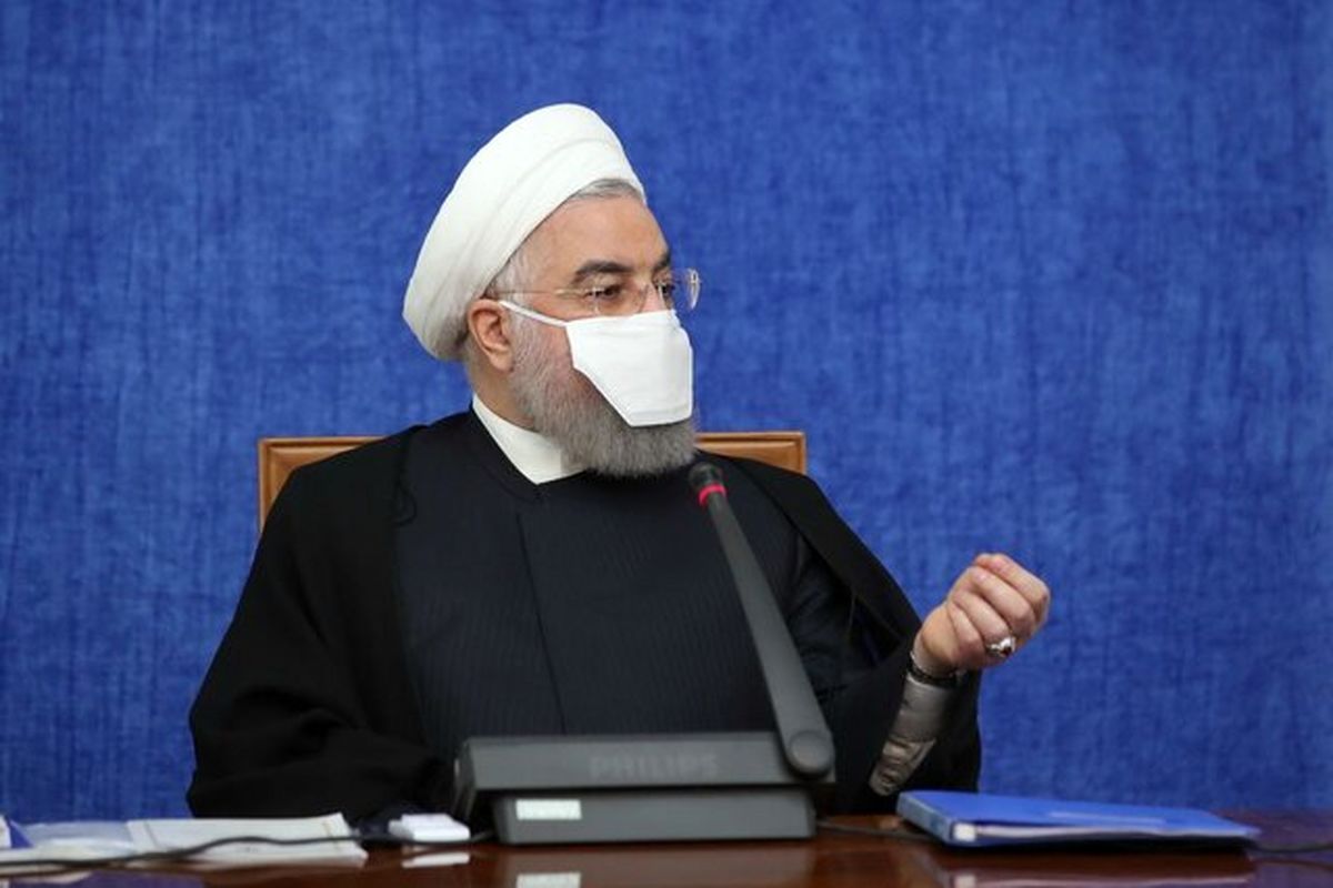 ماسک عجیب حسن روحانی/ عکس