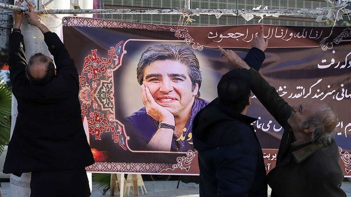 بازیگران «خط قرمز» در مراسم ترحیم «خشایار الوند»/عکس