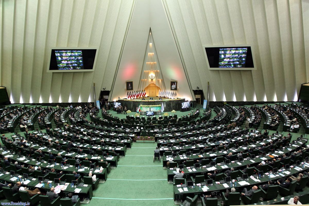 علت حضور سه وزیر روحانی در مجلس