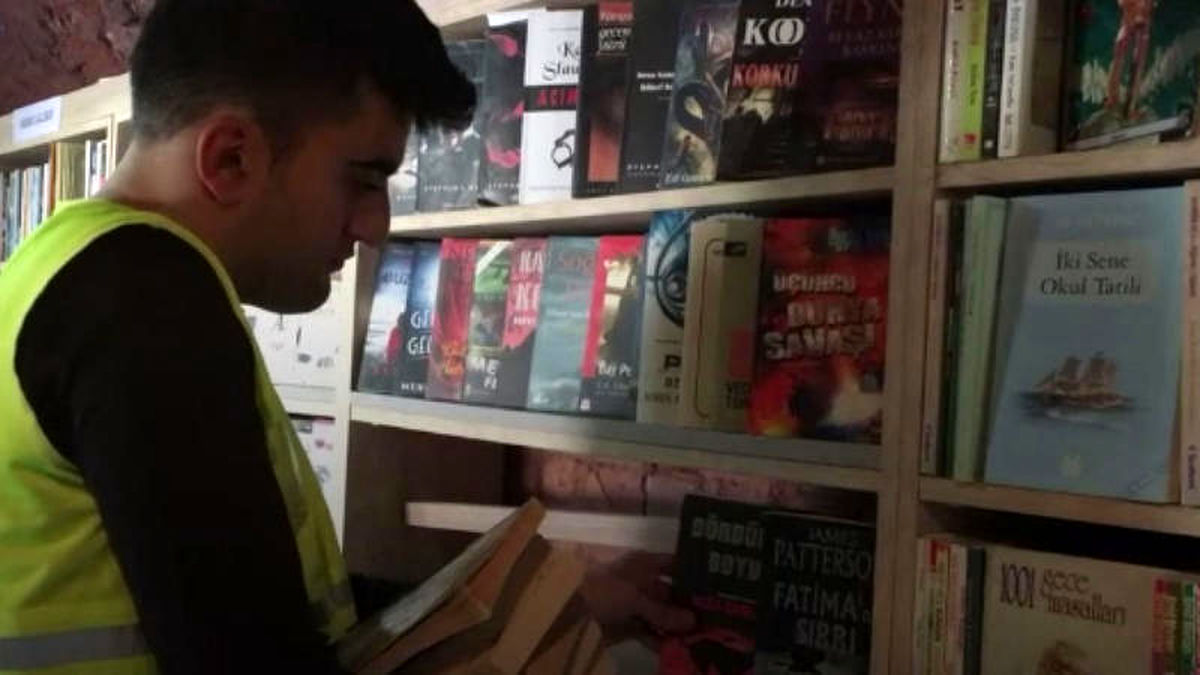 کار جالب رفتگران ترک؛ ایجاد کتابخانه با کتاب‌های دور ریخته شده