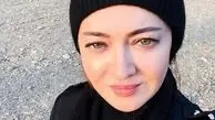 پیاده روی نیکی ‌کریمی با کلاه + عکس