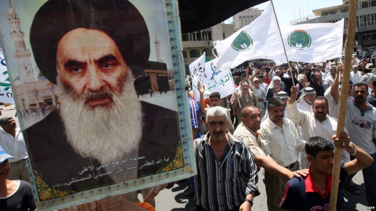 آیت الله سیستانی برای حل بحران ورود کرد/ برکناری فرماندهی که دست مقتدی صدر را بوسید