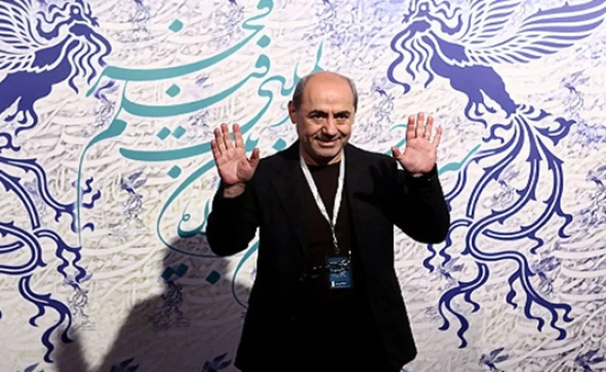 کمال تبریزی در یک ژست کاملاً جدی
