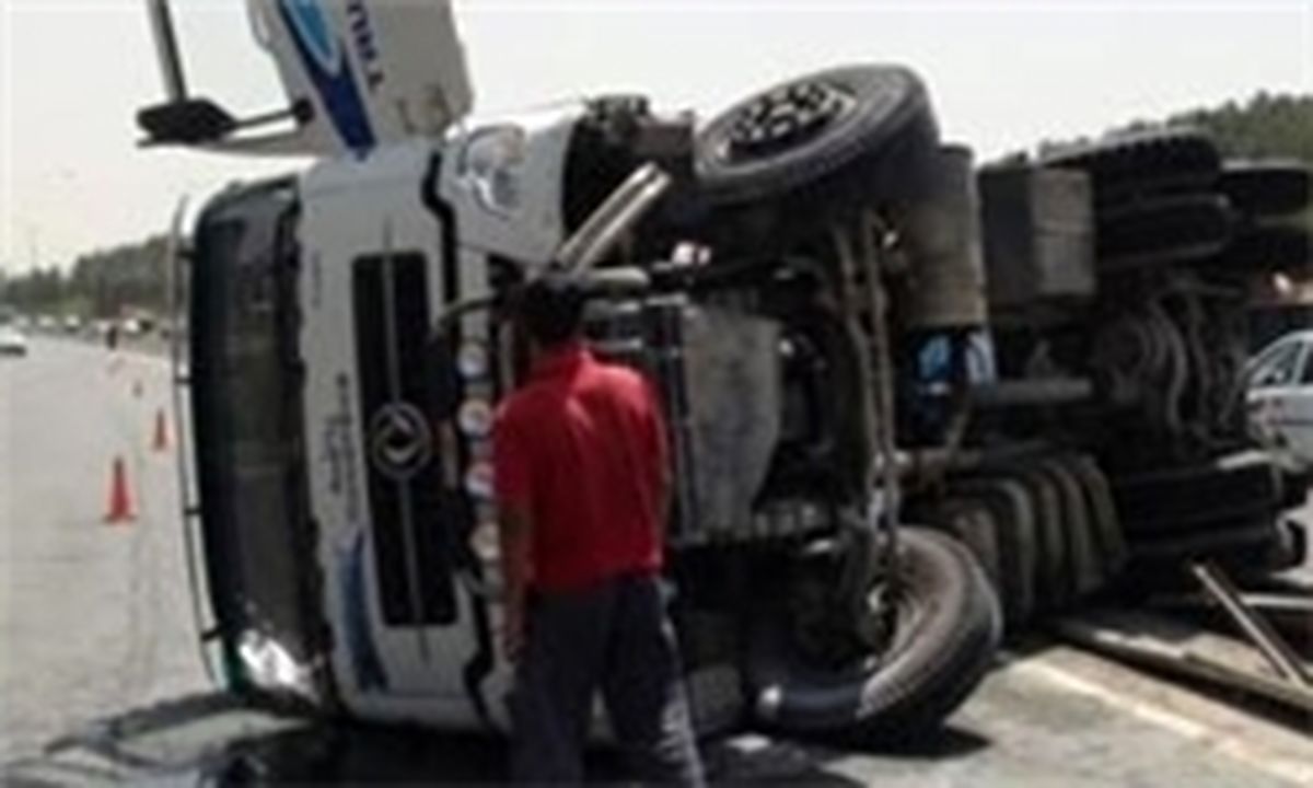 واژگونی مرگبار تانکر سوخت در جاده بجستان