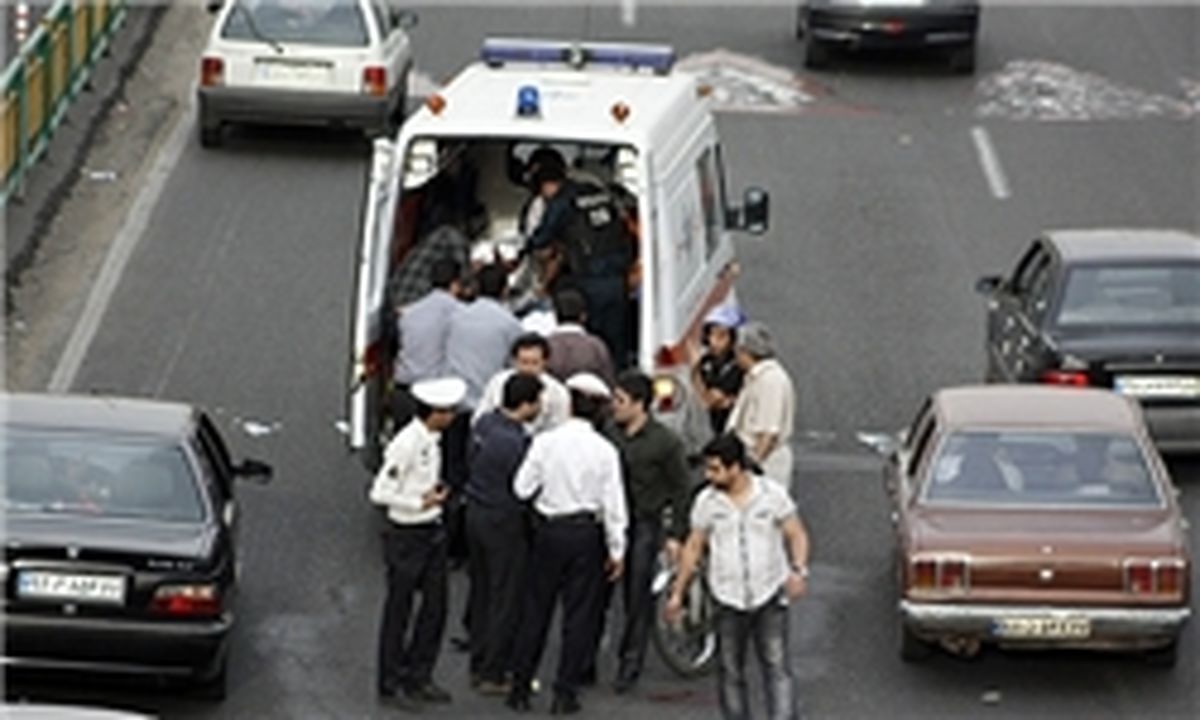 سه مجروح بر اثر تصادف اتوبوس مسافربری و خاور