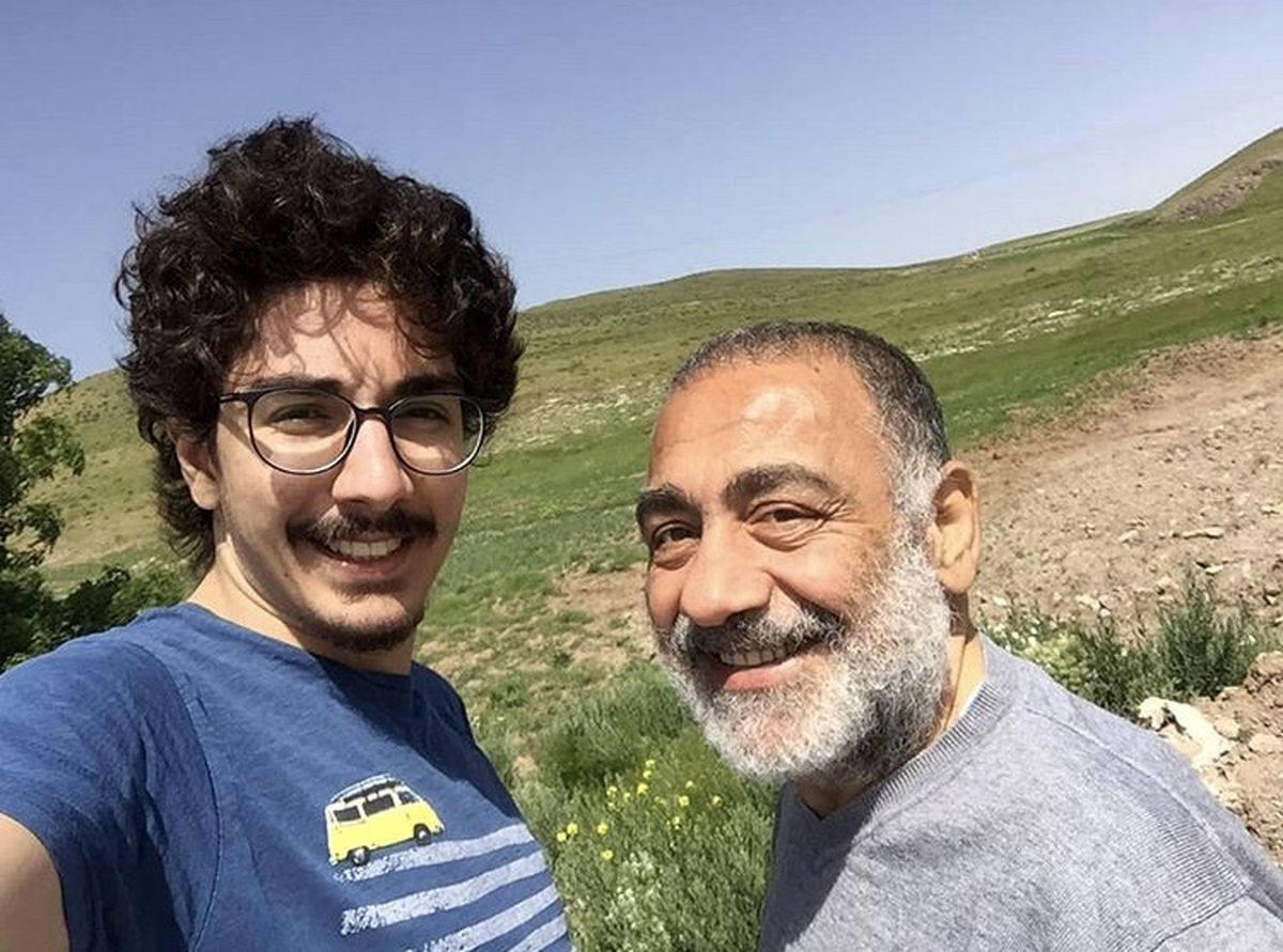طبیعت گردی آقای بازیگر با پسرش + عکس